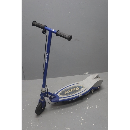 602 - Electric Razor scooter Powers on but doesn't move (as found)