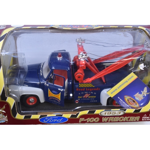 192 - A Boxed Die Cast Ford Road Legends 1:18 1953 F-100 Wrecker