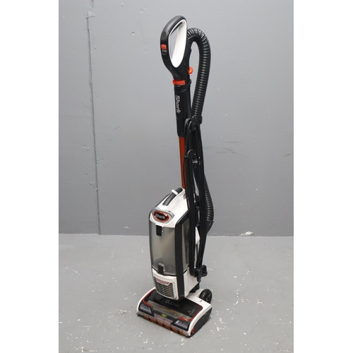 610 - Shark Lift Away Vacuum Cleaner (Powers On When Tested)