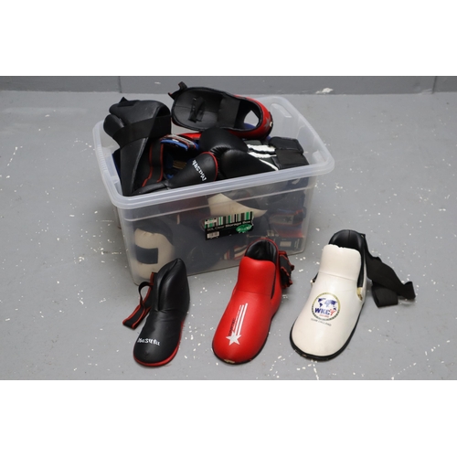 961 - Selection of Boxing / Martial Arts Accessories