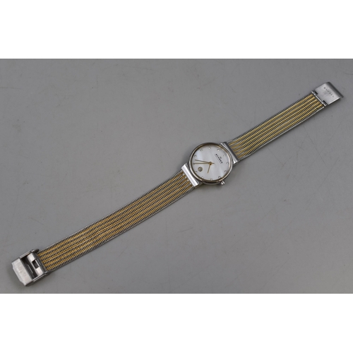 129 - A Ladies Skagen Denmark Stainless Steel Ladies Quartz Watch (355SSGS), Working