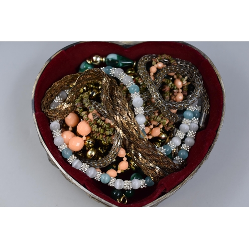 433 - Heart Shaped Trinket Box with Selection of Jewellery inside