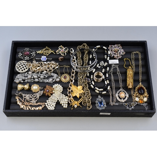 175 - A Selection of Vintage Jewellery To Include Celtic Style Pendant Necklace, Various Brooches, Marcasi... 