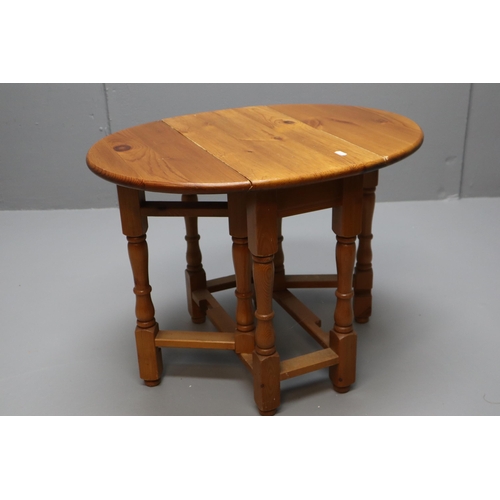 703 - small pine drop leaf table 20