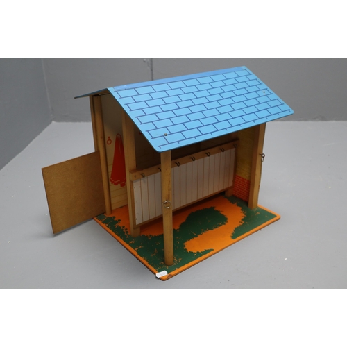 723 - Sindy Horse Stable and Accessories