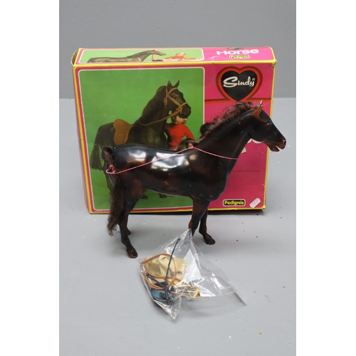 723 - Sindy Horse Stable and Accessories