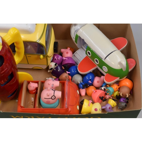 735 - Vintage Peppa Pig Toys to Include 17 Family/Friend Figures, Aeroplane, Rocket, Bus and Car