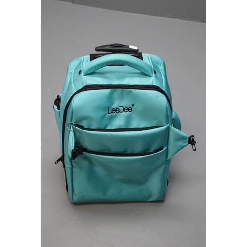 900 - A Leedee Wheeled Turquoise Suitcase 