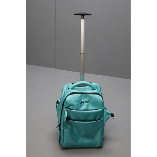 900 - A Leedee Wheeled Turquoise Suitcase 