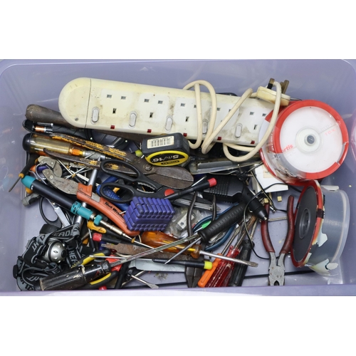 746 - Large box containing lots tools including screw drivers, files, nut wrench, tape measure, scissors, ... 