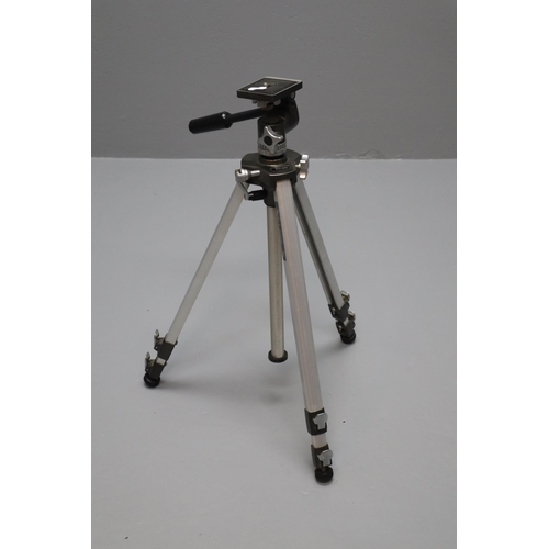 675 - Kenlock 2000 Tripod