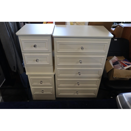 689 - White 5 drawer chest on castors with faux glass handles measures 45