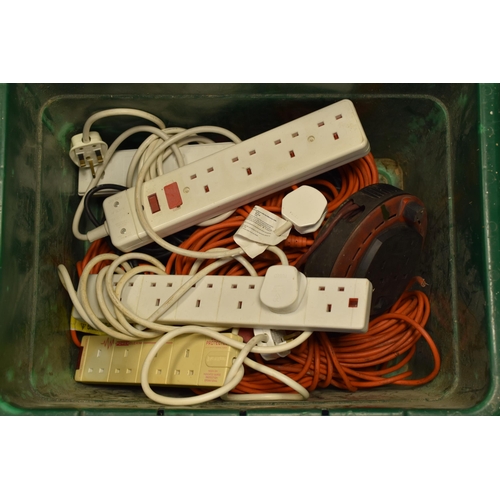 995 - 5 orange garden extension leads, 3 other extension leads 3, 4 way extensions and a 6 way extension l... 