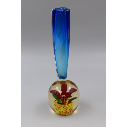 303 - 1960s bud vase with flower base measures 9