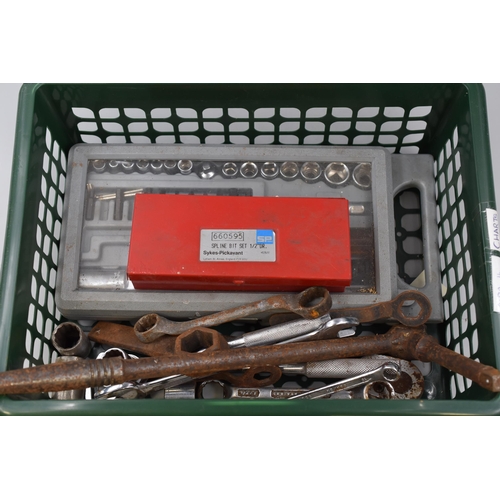 802 - Socket set, Sykes Pickavant spline bit set and various sockets and spanners