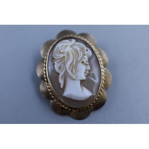 39 - Hallmarked Birmingham 9ct (375) Gold Cameo Brooch