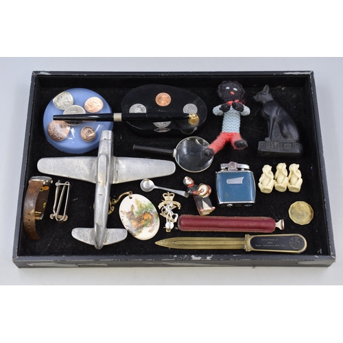 248 - Mixed tray of items to include, papers weights, a lighter, a letter opener, feeler gauge, a metal pl... 