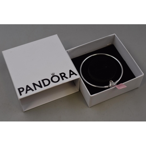 85 - A Disney Pandora Moments Alice in Wonderland Cheshire Cat 925. Silver Bangle, In Presentation Box