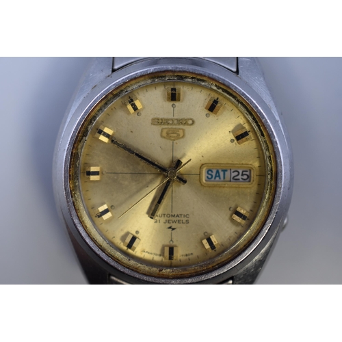 124 - Seiko 5 Gents Automatic 21 Jewels Gents Watch (Working)