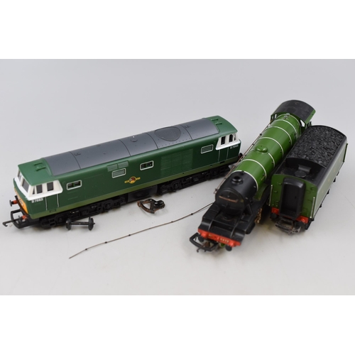 230 - Triang Hornby R576 Tunnel, 00 Gauge Flying Scotsman with Tender(a/f) and a Hornby British Railways D... 