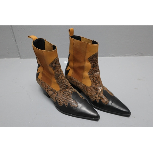 776 - Size 11 Mens cowboy boots in brown