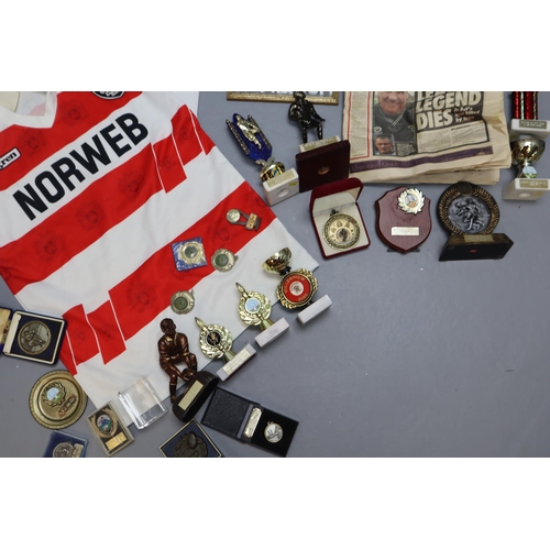 789 - Mixed Lot of Vintage Wigan Wigan Warriors Items to include a Short Sleeve Norweb Ellgren Shirt ... 