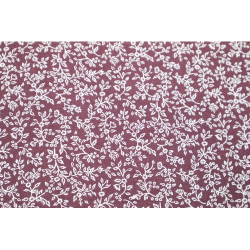 723 - Three Reems of Quality Material to include approx 21ft of Pink and White leaf pattern, approx 15ft o... 