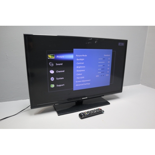 634 - Samsung UE32 EH4003 LCD Television Complete with Remote Control (Wotrking)