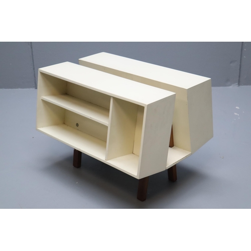 653 - An Isokon Penguin 'Donkey' book rack Mark II, designed by Ernest Race (21