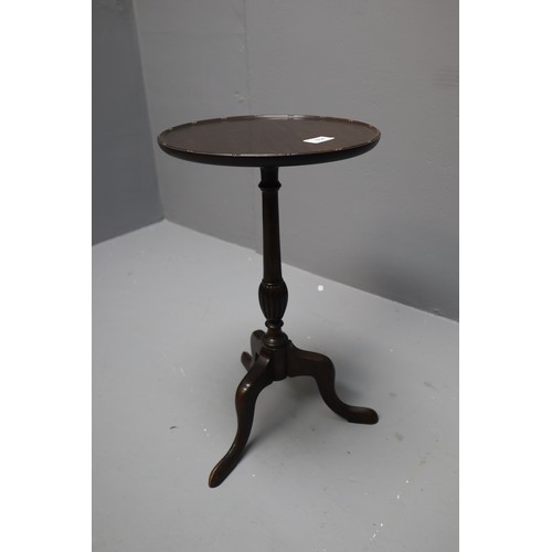 654 - Vintage Wine Table (20