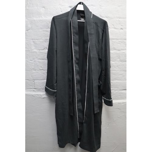 663 - Hugo Boss Dressing Gown Size Medium (Dressing Gown Cord will Need Stitching)