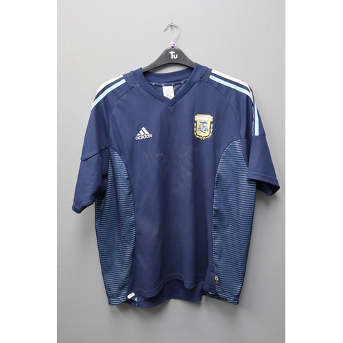 672 - An Argentina 2002/04 World Cup Away Shirt, Appears To Be Large