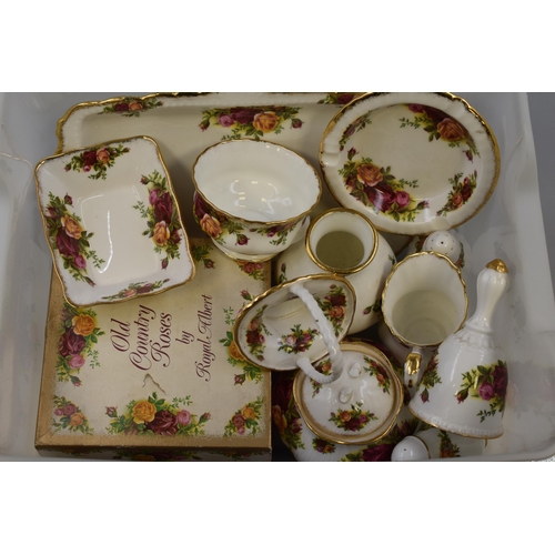 917 - Eleven Pieces of Royal Albert Bone China 