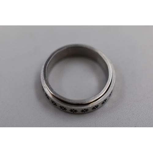 4 - Spinning Band Ring Size S Complete with Presentation Box