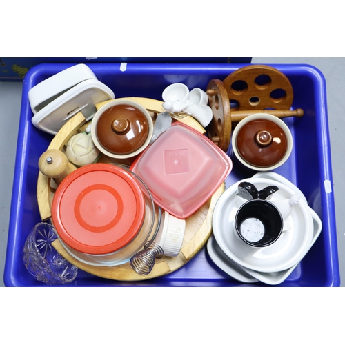 984 - A Large Selection (Two Boxes) of Assorted Kitchenalia and Household Items To Include Multi Steamer, ... 