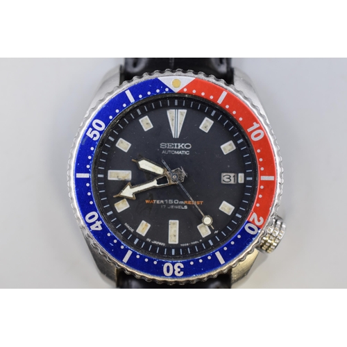 119 - A Seiko Automatic 17 Jewels Pepsi Bezel Day/Time Diver's Watch, With Leather Strap. Working