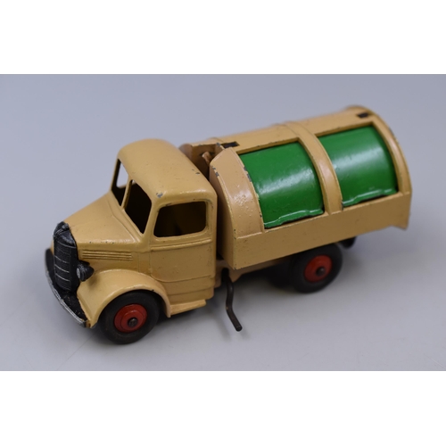 193 - A Vintage Die Cast Dinky Meccano Bedford Refuse Truck