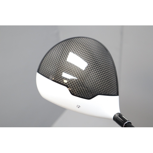 647 - A TaylorMade M1 10.5 Degrees Driver With Fujikura Shaft, And Cover