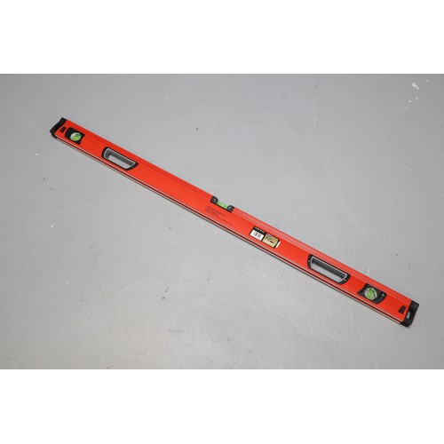 664 - Wickes 1200mm Spirit Level