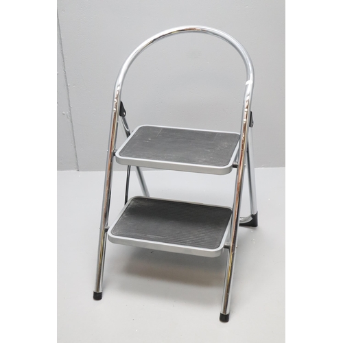 639 - Folding Metal Frame Two Tier Stepladders