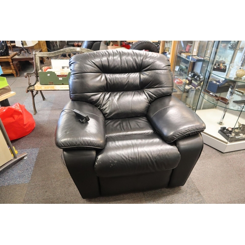 517 - Fine Quality Soft Black Leather Suite Consisting of a Three seater Settee and a Electric reclining C... 