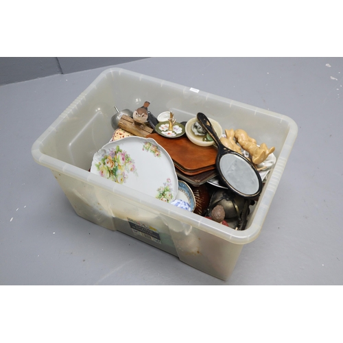 978 - Mixed box of items to include, figurines, wooden items, brass, steal, pot nd more