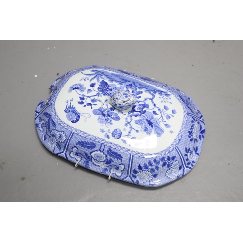 977 - A Selection of Items to include a Large Staffordshire Pearlware Meat Dish and Various White and Blue... 