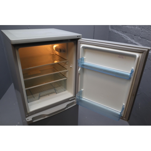 724 - Medium Sized LEC Fridge Freezer 50/50 Split A+ Rated approx 48