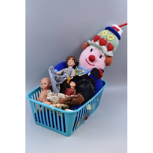 595 - A Selection of Vintage Dolls/Soft Toys To Include Barbara Ann, Scottish Man, And More