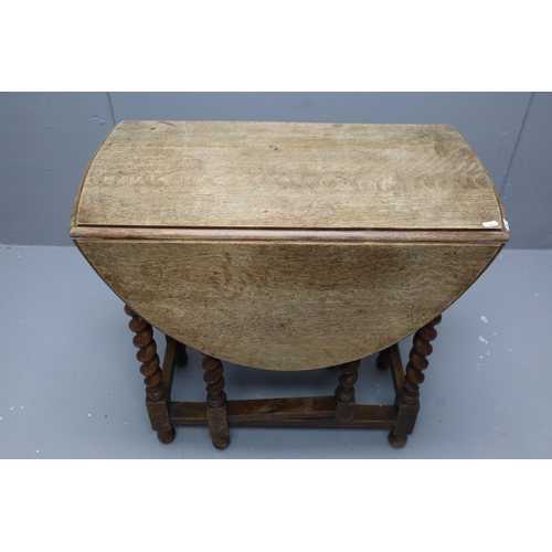 656 - Heavy Oak Barley Twist Gate Legged Drop Leaf Side Table (41