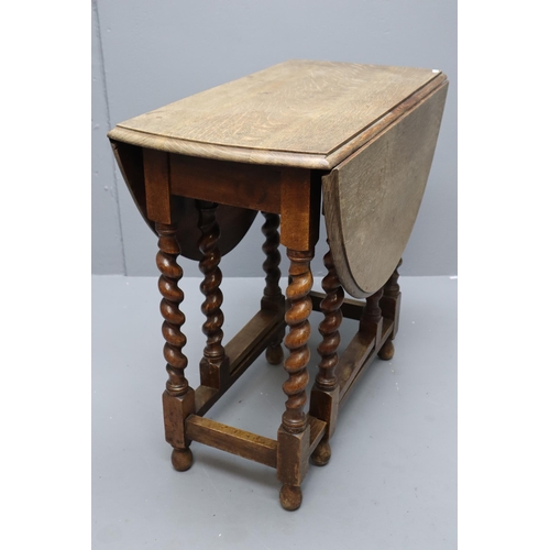 656 - Heavy Oak Barley Twist Gate Legged Drop Leaf Side Table (41