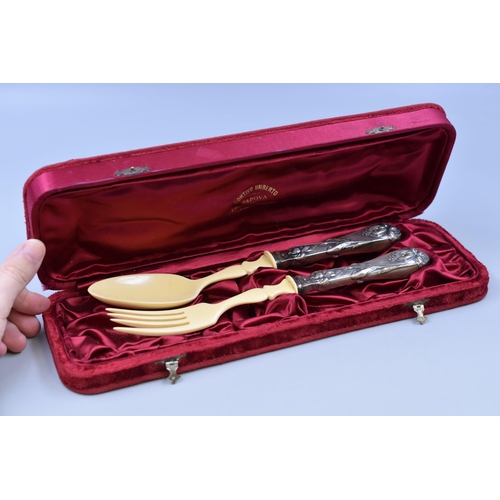 38 - An 800 Continental Silver Handled Salad Serving Set, In Presentation Case