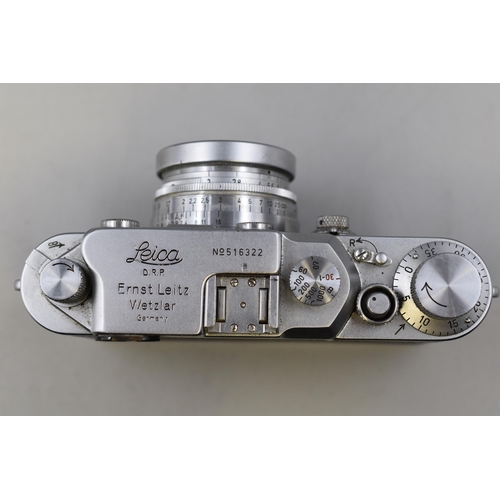 40 - Leica DRP Ernst Leitz Wetzlar Camera No 516322 with Summitar 5cm F2 lens (Functionality Unchecked)