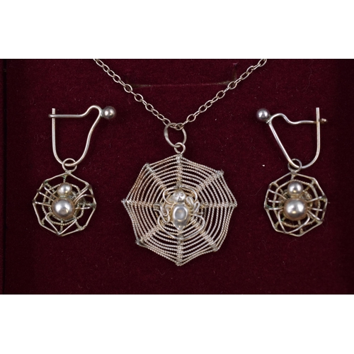 60 - Silver 925 Spiders Web Necklace and Earring Set